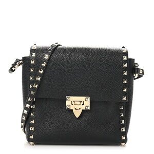 VALENTINO GARAVANI—Pebbled Calfskin Rockstud Flip Lock Flap Messenger Black